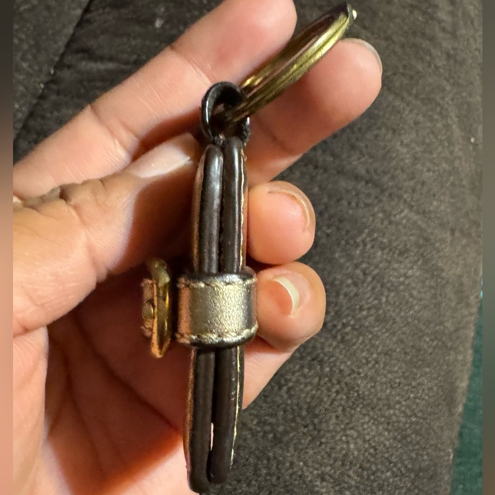 Coach Vintage Gold Key & Photo Book - Picture 6 of 7